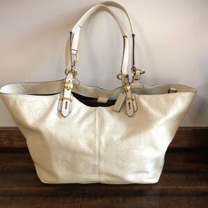 EUC Coach Carly Cream Tote Bag